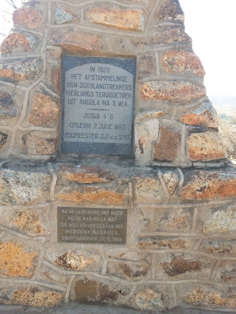 The memorial to the trekkers that crossed into Angola in the 1880s and were expelled from Angola in the 1920s