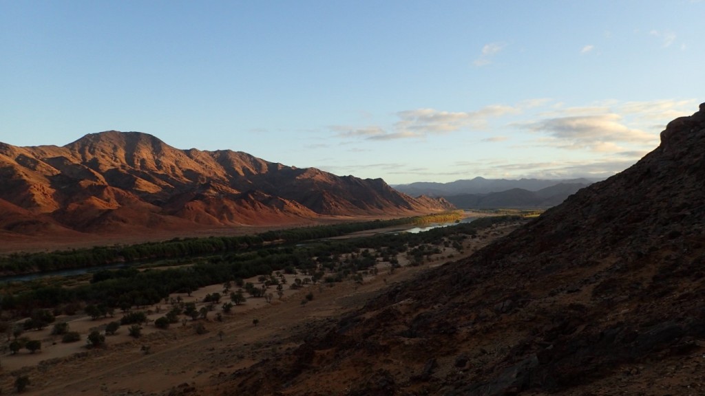 Looking west along the Orange River
